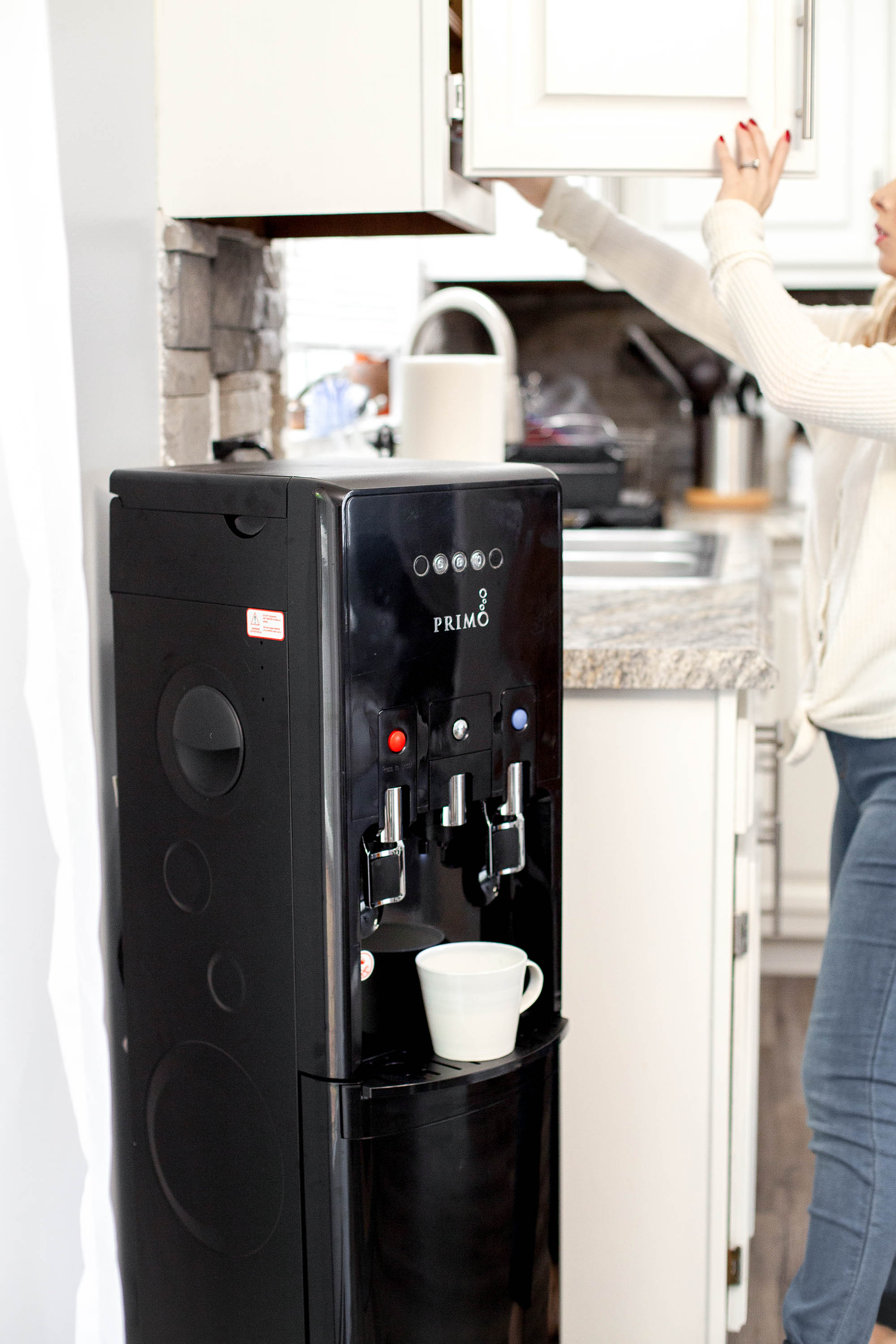 hTRIO Bottom Loading Dispenser with Single Serve Coffee K-Cup® Machine