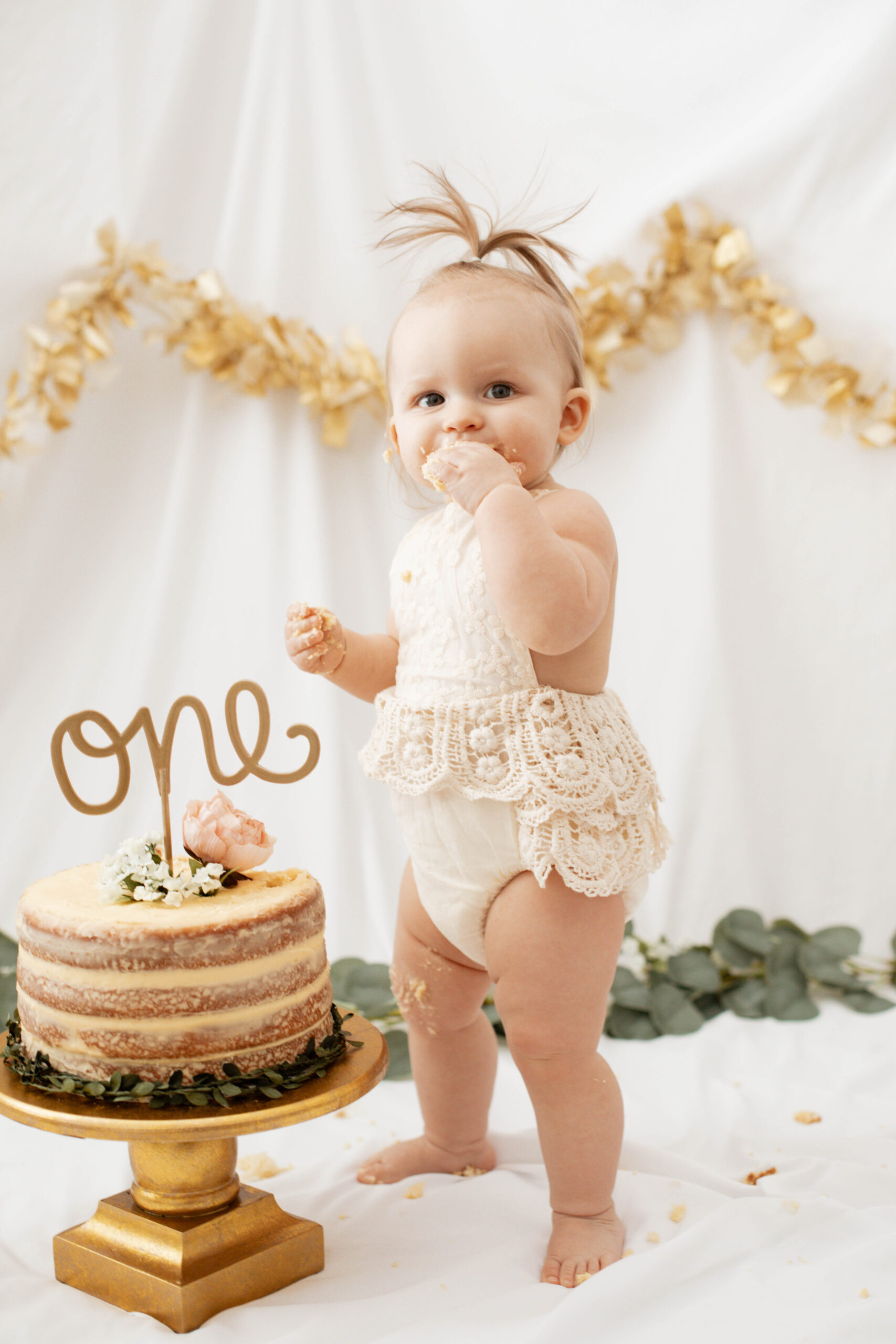 7 Tips For A Successful DIY Smash Cake Photoshoot - Coffee With Summer